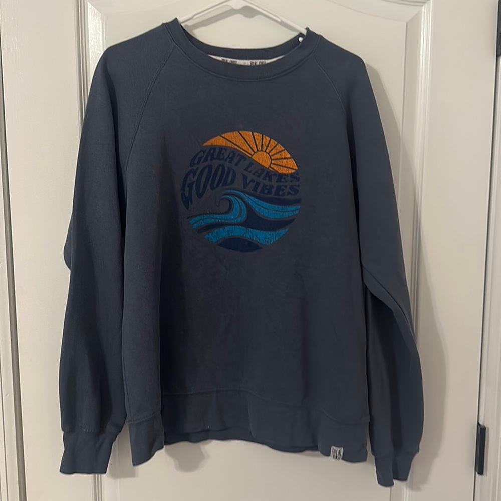 Great lakes, good vibes crewneck